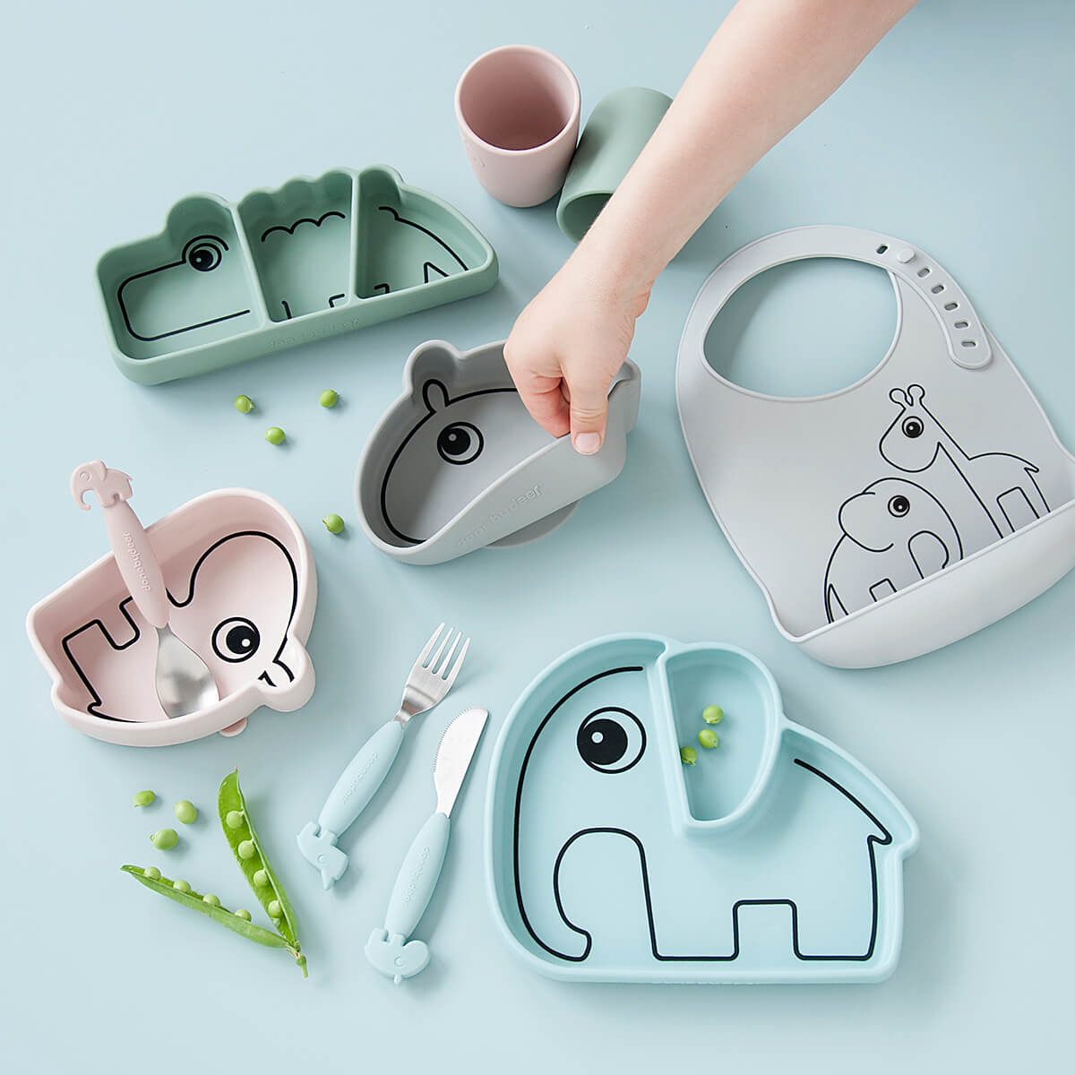 done by deer Silikon Stick & Stay Teller Croco - grün Teller – Lifestyle