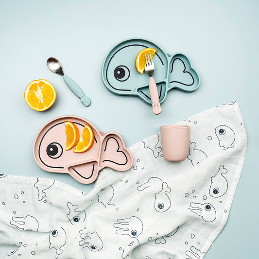 done by deer YummyPlus blau Löffel- & Gabelset Sea friends – Detailansicht