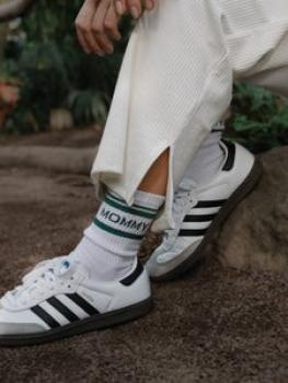 MOMMY Socken gestreift grün famvibes