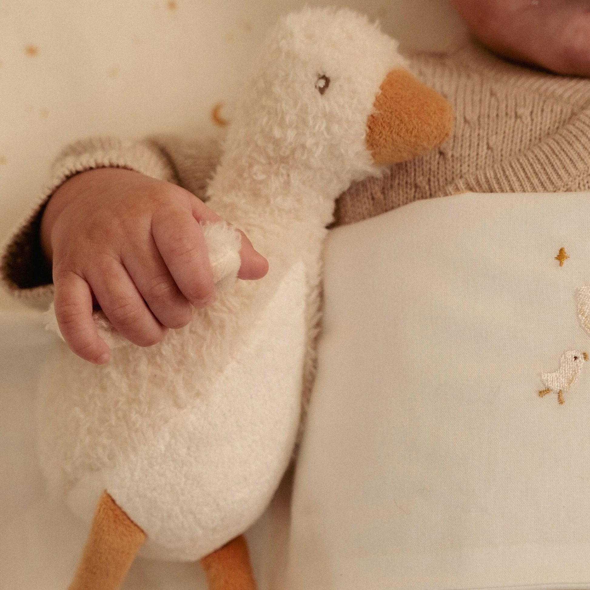 Kuscheltier Little Goose 17cm GRS Little Dutch – Lifestyle