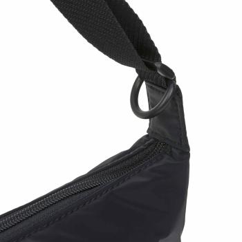 laessig Wickeltasche Crossbody schwarz im Einsatz