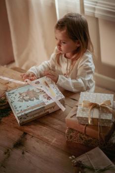 Little Dutch Adventskalender mit Armbändern Anhängern & Stickern