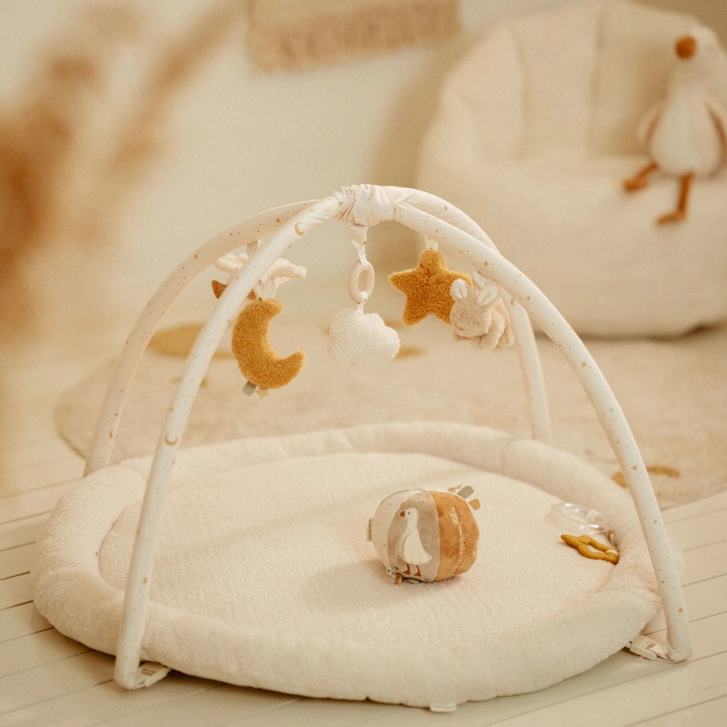 Little Dutch Aktivitäten Spieldecke mit Bogen Newborn Naturals GRS – Anwendung