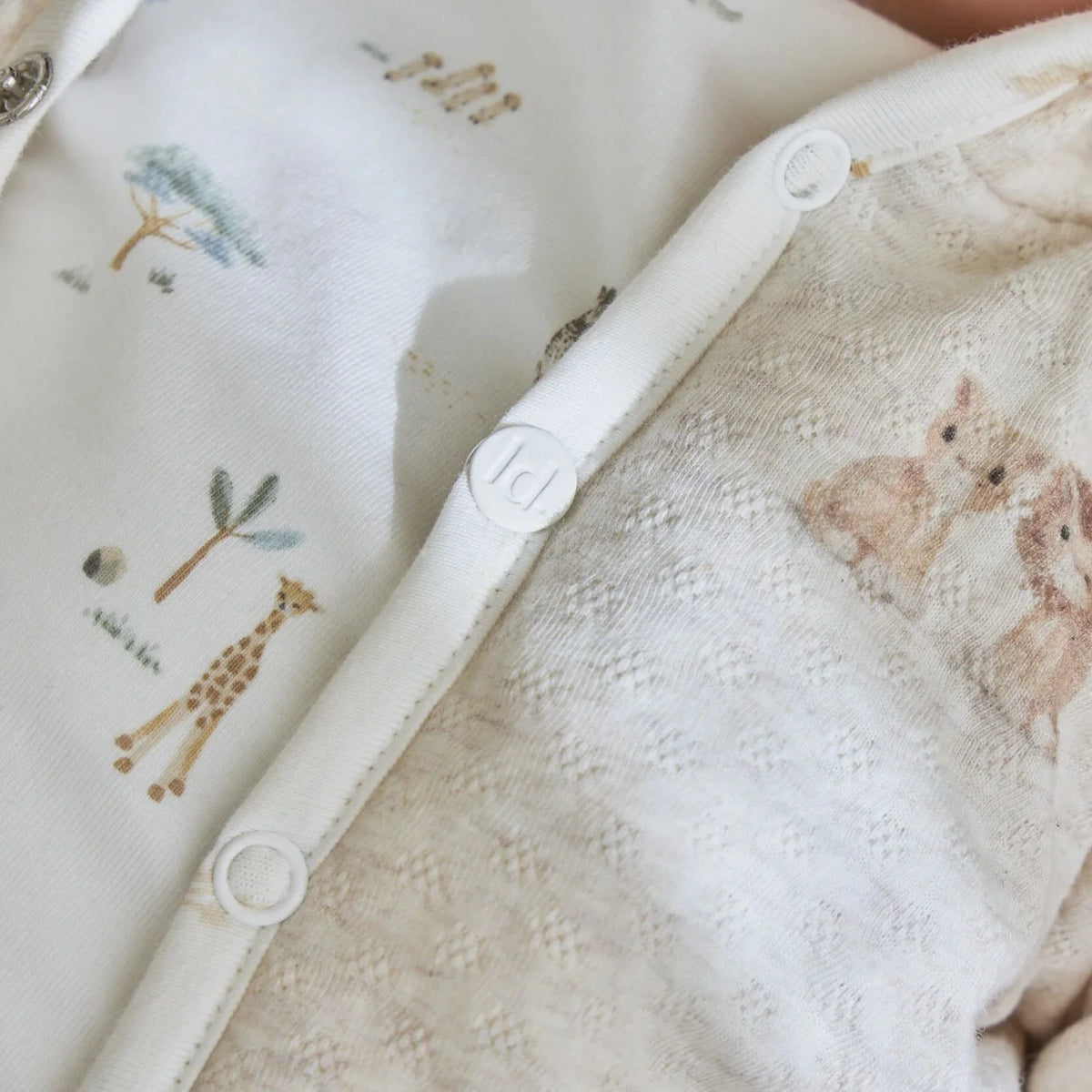 Little Dutch Babyshirt Weiß Safari Friends Vorderseite