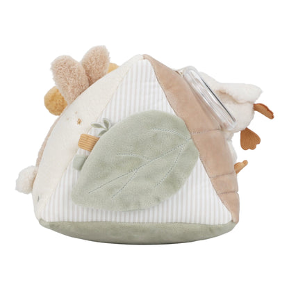Aktivitätsdreieck Newborn Naturals Beige mit Hase und Vogel Material und Texturen Nahaufnahme