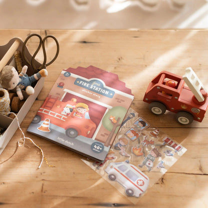 Little Dutch Essentials Aufkleber Set Jim mit Spielkulisse und Motivsticken