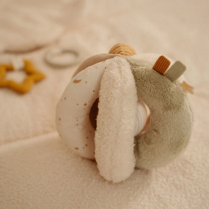 Little Dutch Greifball beige 16 cm Newborn Naturals GRS – Anwendung