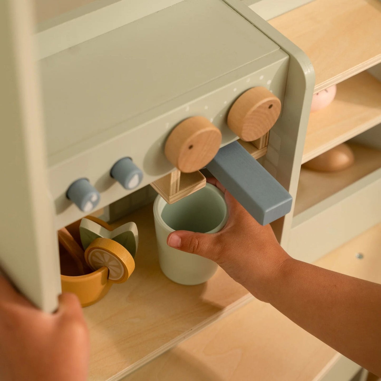 Little Dutch Kaffee Ecke aus FSC Holz LD2508 – Aufbau