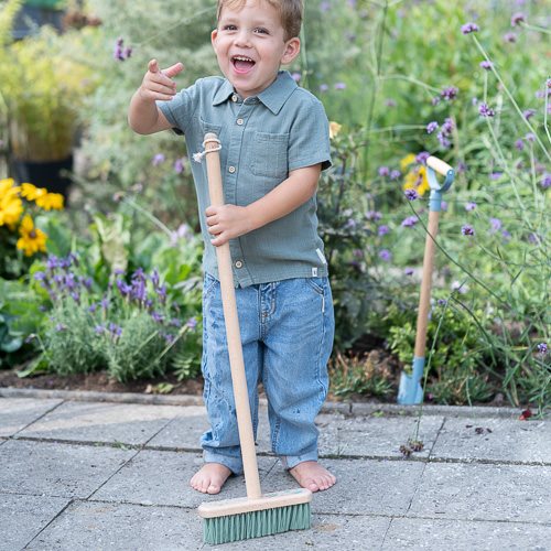Little Dutch Kinderbesen blau - Forest Friends Besen – Detailansicht