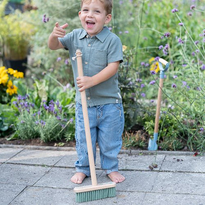 Little Dutch Kinderbesen blau - Forest Friends Besen – Detailansicht