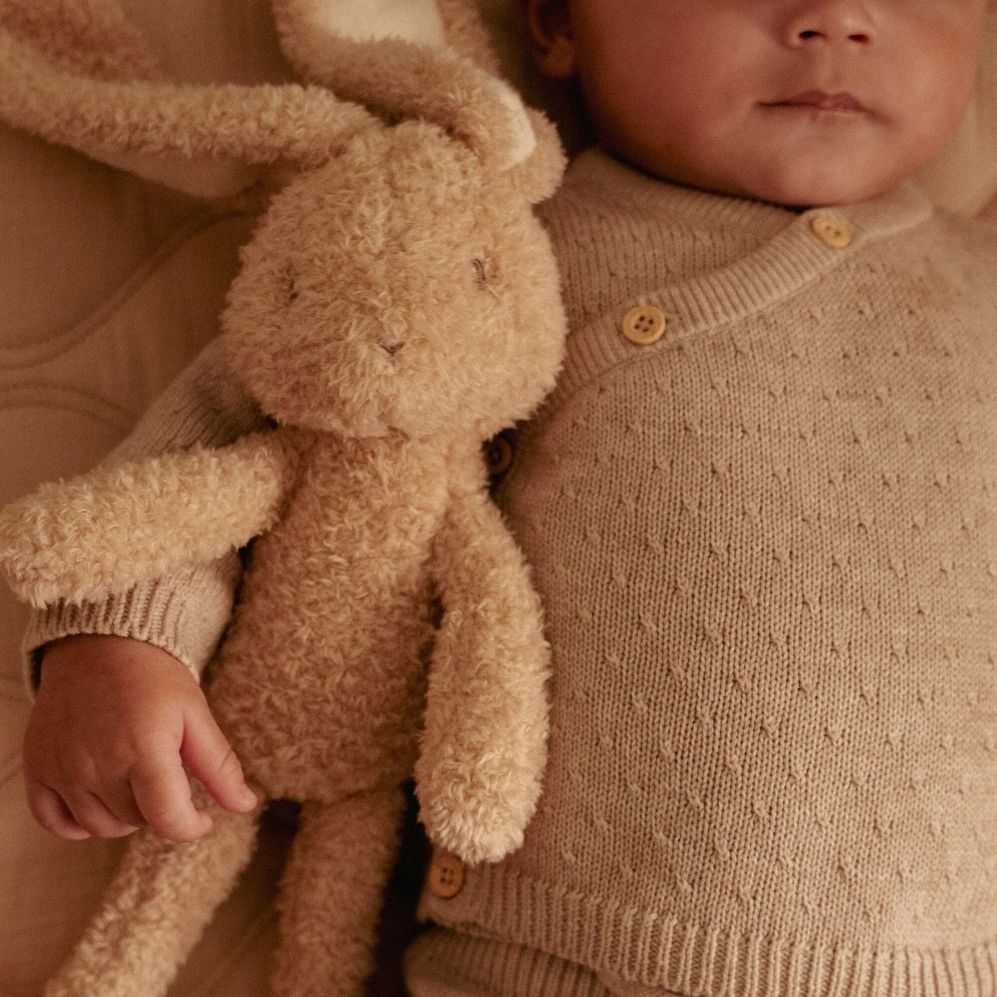 Little Dutch Kuscheltier Baby Bunny Hase 32 cm beige GRS – Anwendung