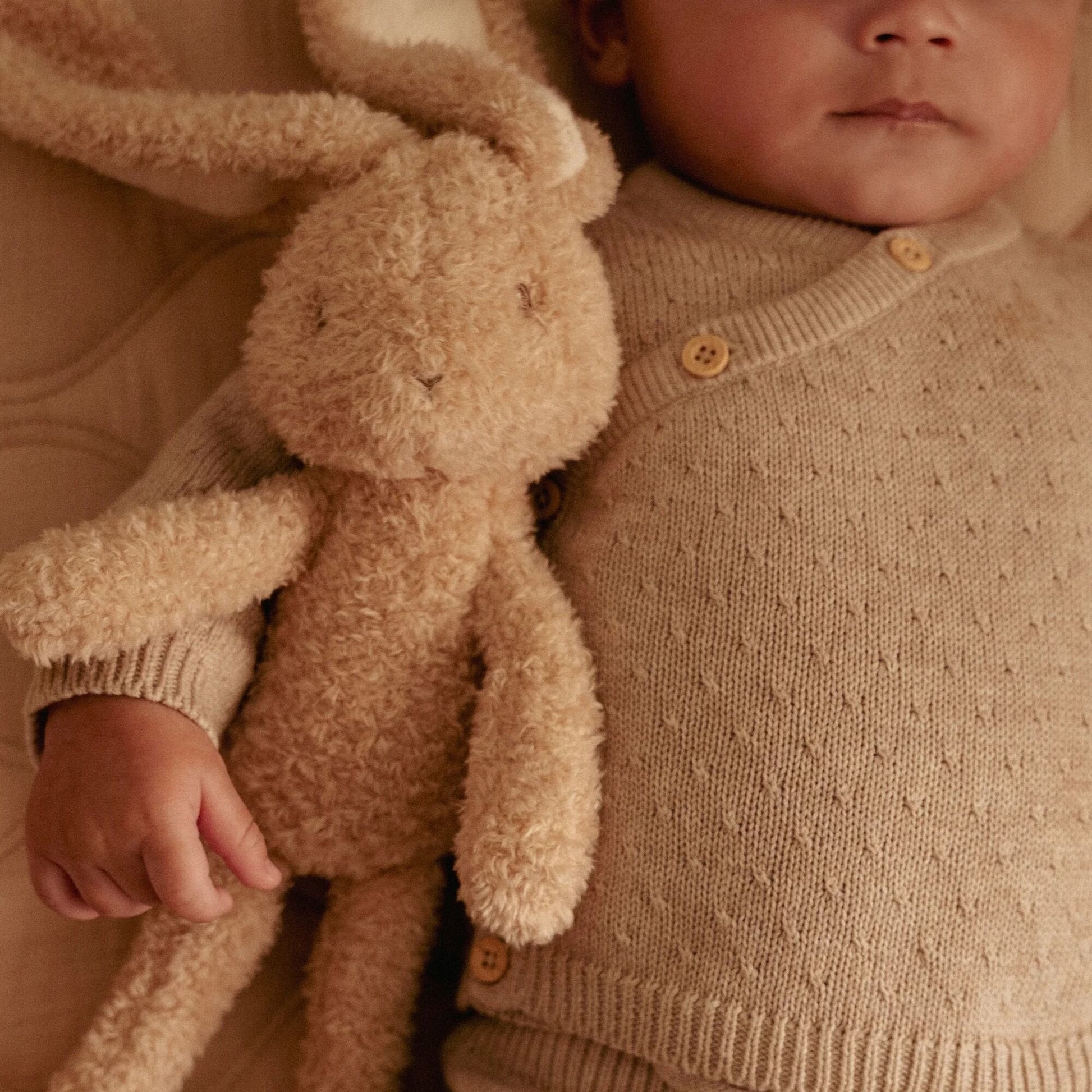 Little Dutch Kuscheltier Baby Bunny Hase 32 cm beige GRS – Anwendung