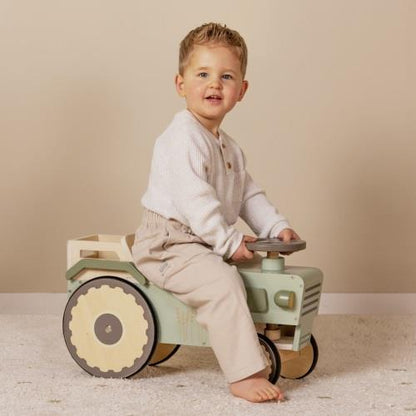 Little Dutch Lauftraktor Holz - Little Farm - der Wandertraktor – Detailansicht