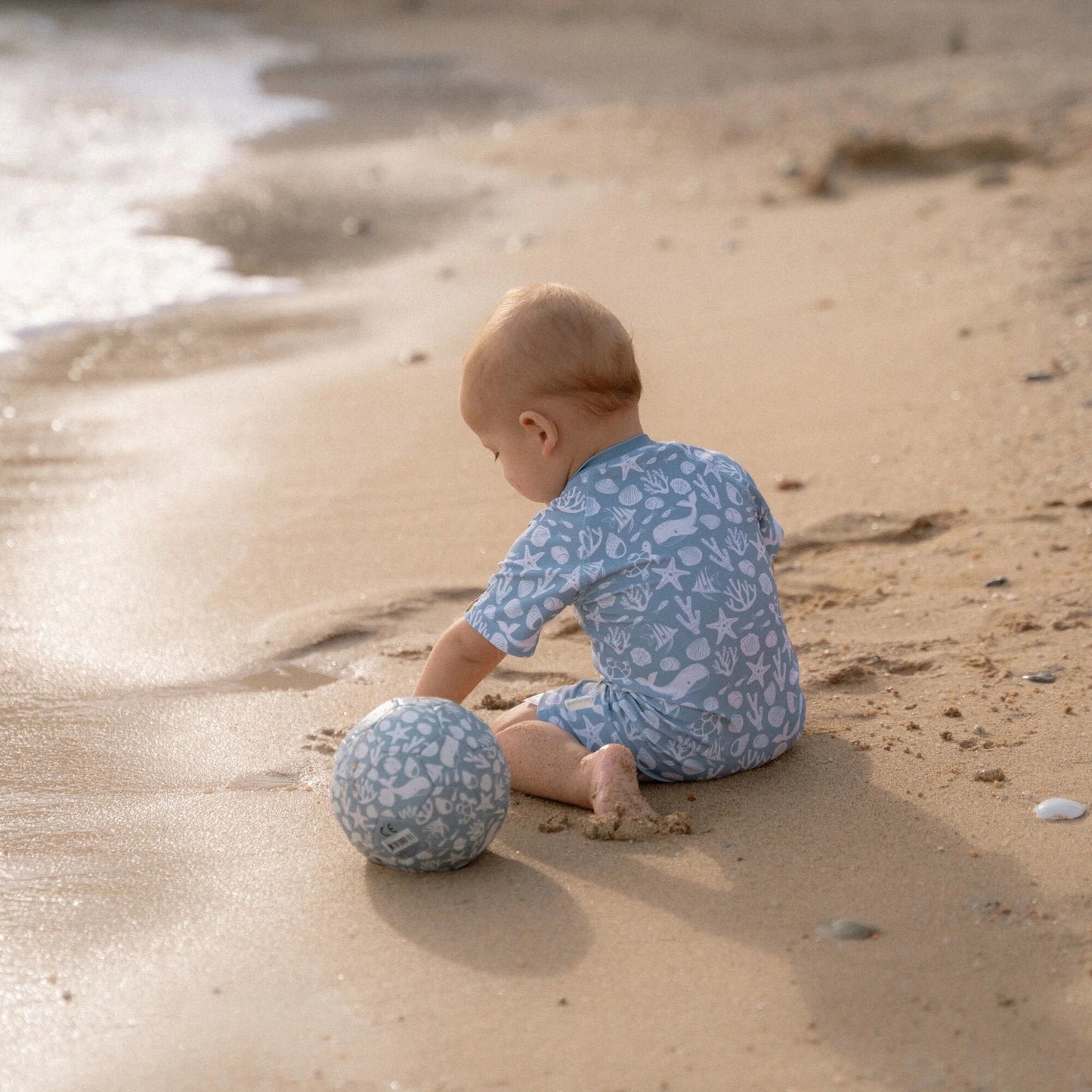Little Dutch Mini Ball blau - der erster Fussball - Miniball – Detailansicht