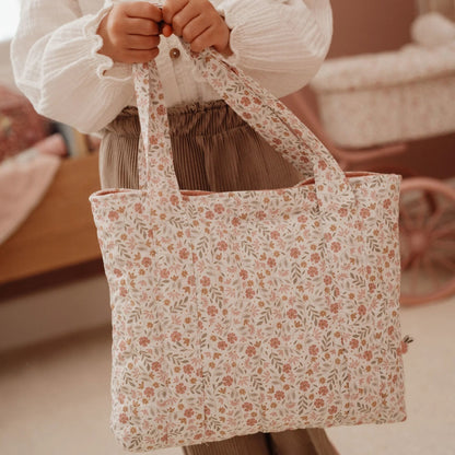 Little Dutch Puppenwickeltasche Soft Flowers – Lifestyle