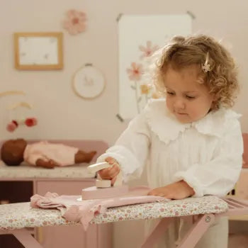 Bügelbrett rosa mit Bügeleisen Holz Little Dutch