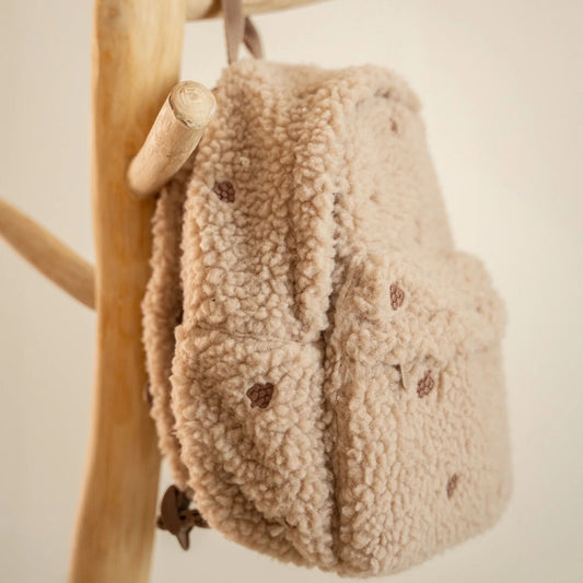 Little Dutch Rucksack Teddy mit Zapfen Taupe – Detailansicht