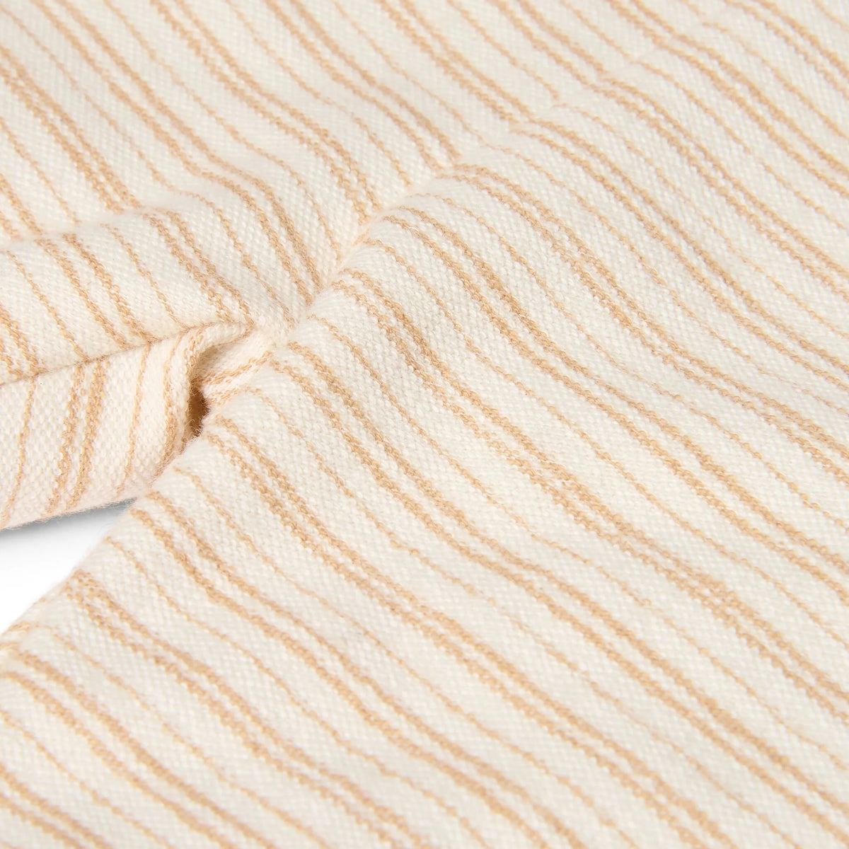 Detailansicht der braun gestreiften Babyhose Little Dutch Safari Friends mit Stretchmaterial
