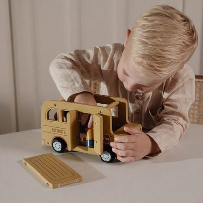 Little Dutch Schulbus Holz mit Spielfiguren – Verarbeitung