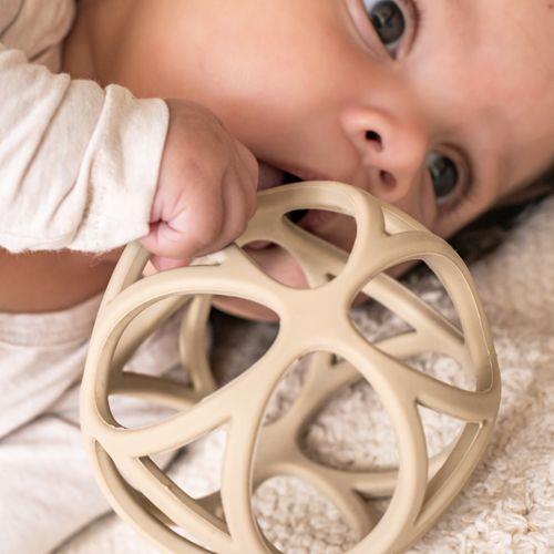 Little Dutch sensorischer Greifball Beige – Aufbau