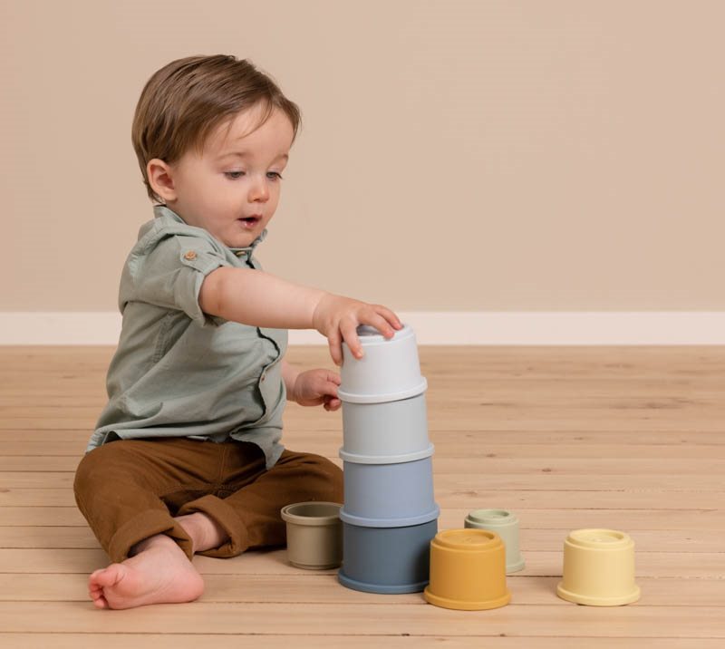 Little Dutch Stapelbecher blau 8-teilig – Anwendung