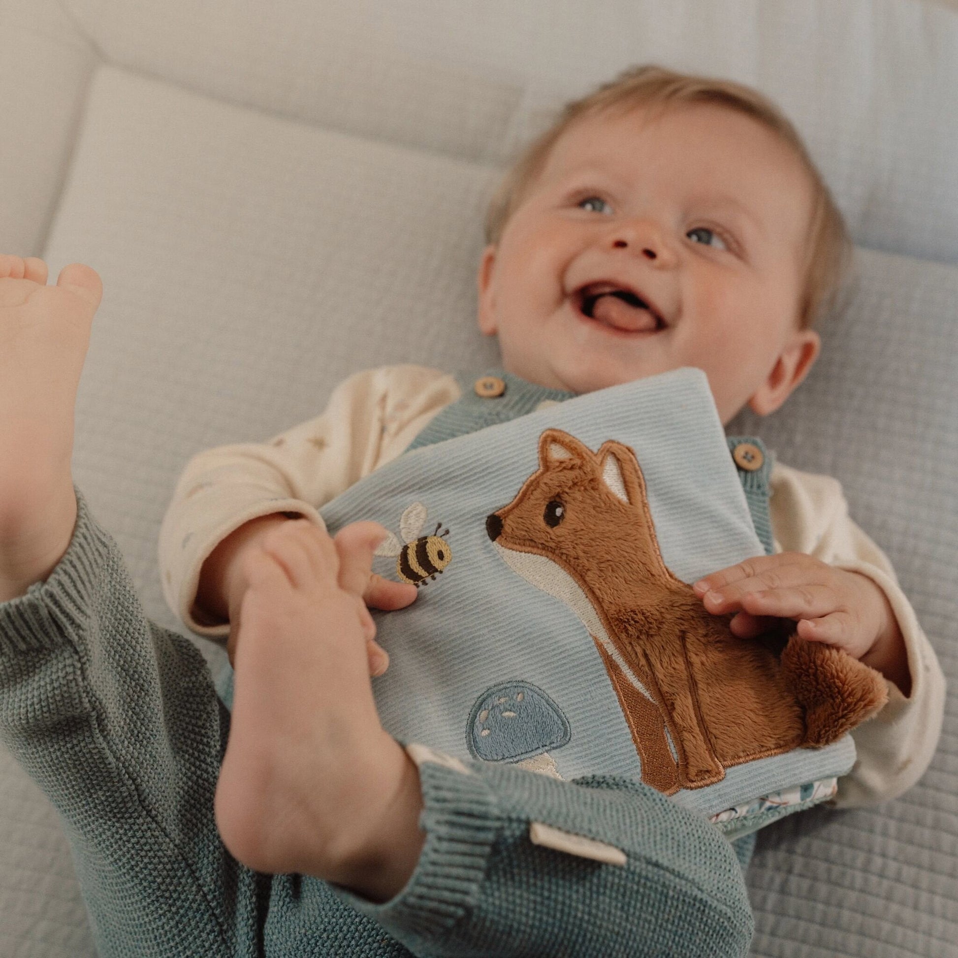 Little Dutch Stoffbuch mit Aktivitäten blau - Forest Friends – Detailansicht