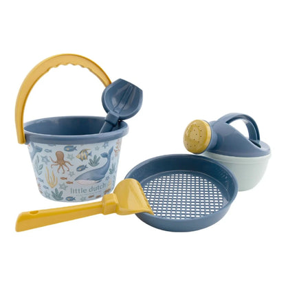 Spielen im Sand wird mit diesem 5-teiligen blauen Strandset Ocean World von Little Dutch noch lustiger !