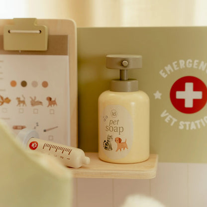 Little Dutch Tierarztpraxis Holz Grün FSC – Größe