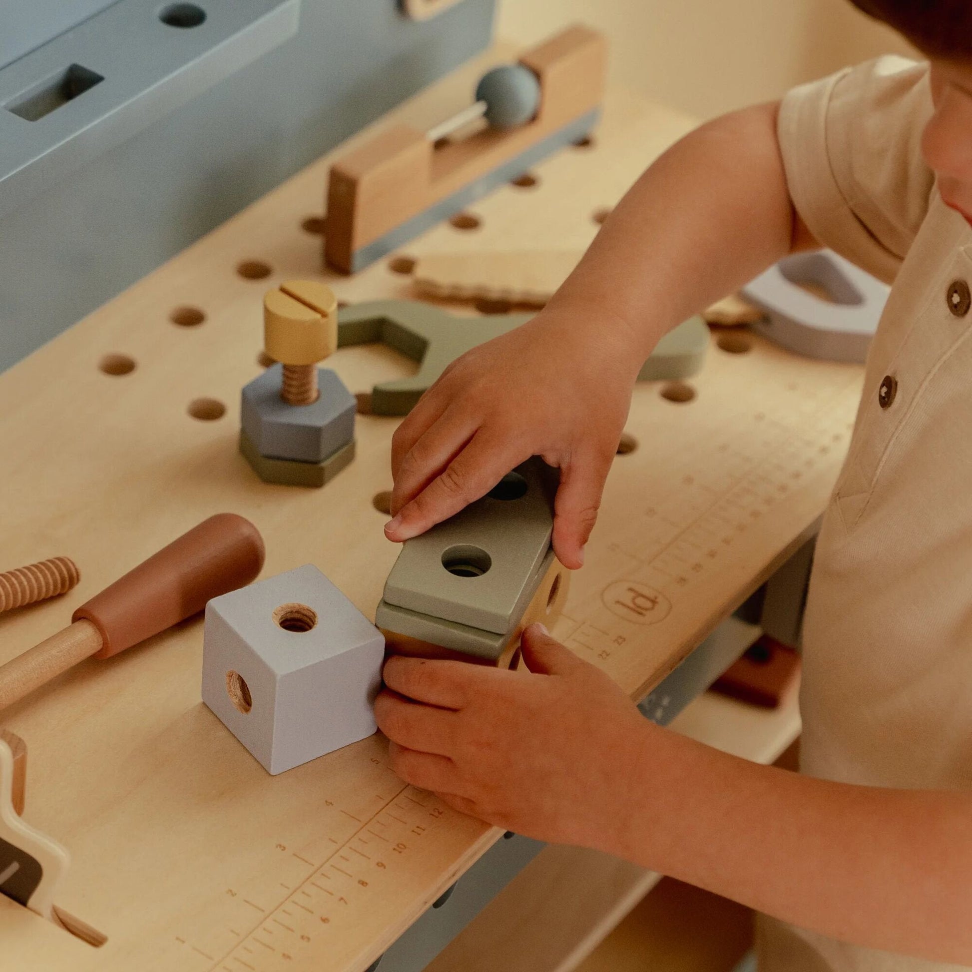 Little Dutch Werkbank mit Kreissäge Holz FSC – Aufbau