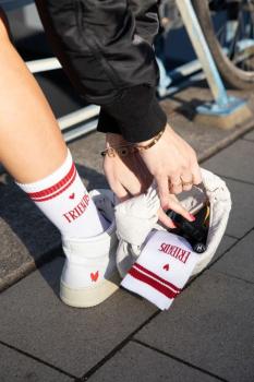 loones friends Socken gestreift rot - eine kleine Liebeserklärung an die Freundschaft