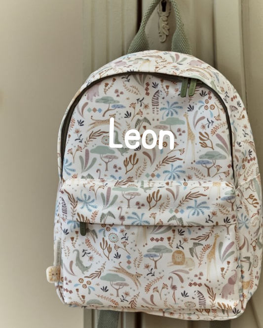 Little Dutch Rucksack Safari Friends Personalisierung Detail Name Leon bedruckt